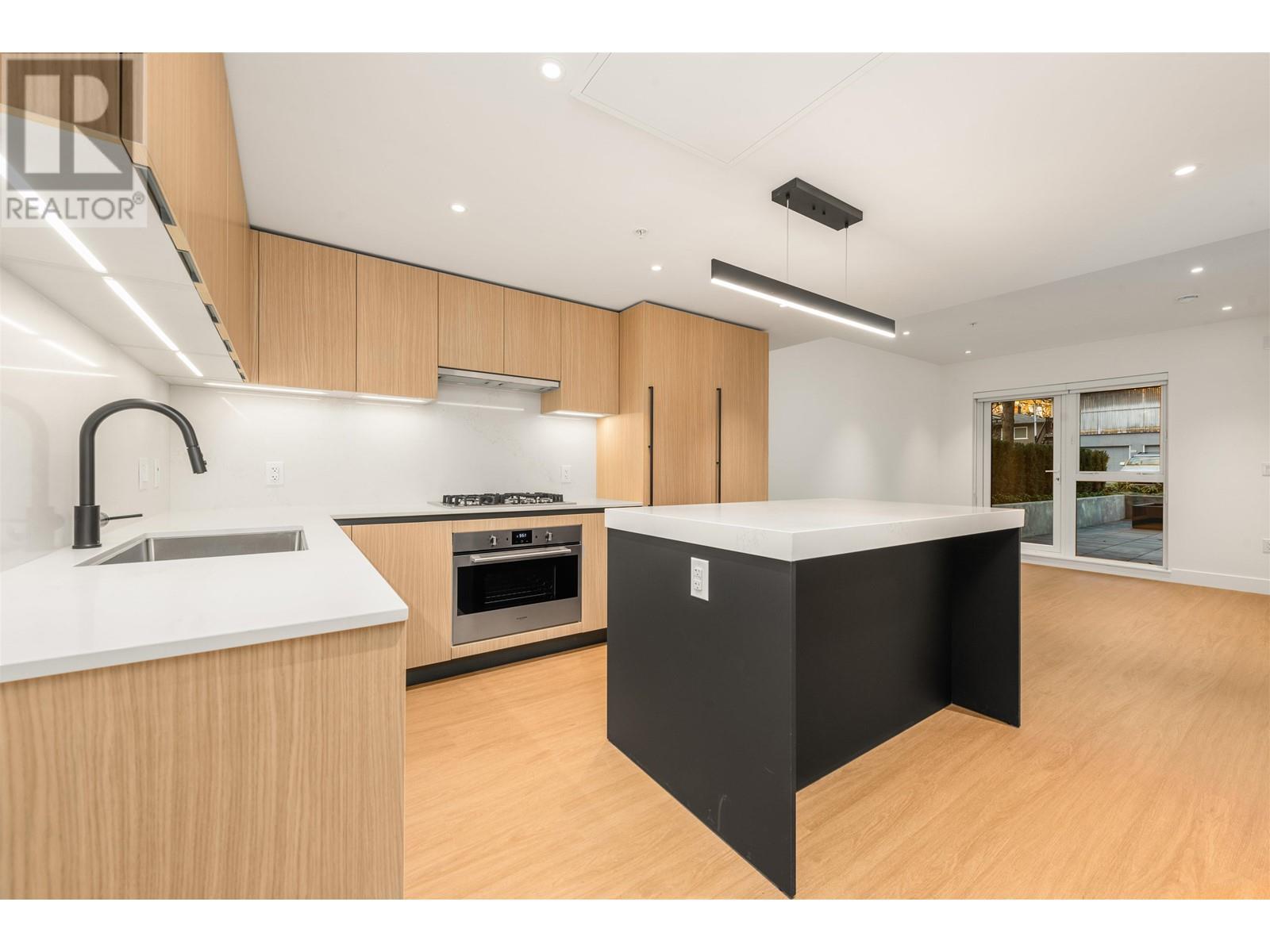 110 2235 E Broadway, Vancouver, British Columbia  V5N 0J5 - Photo 2 - R3011669