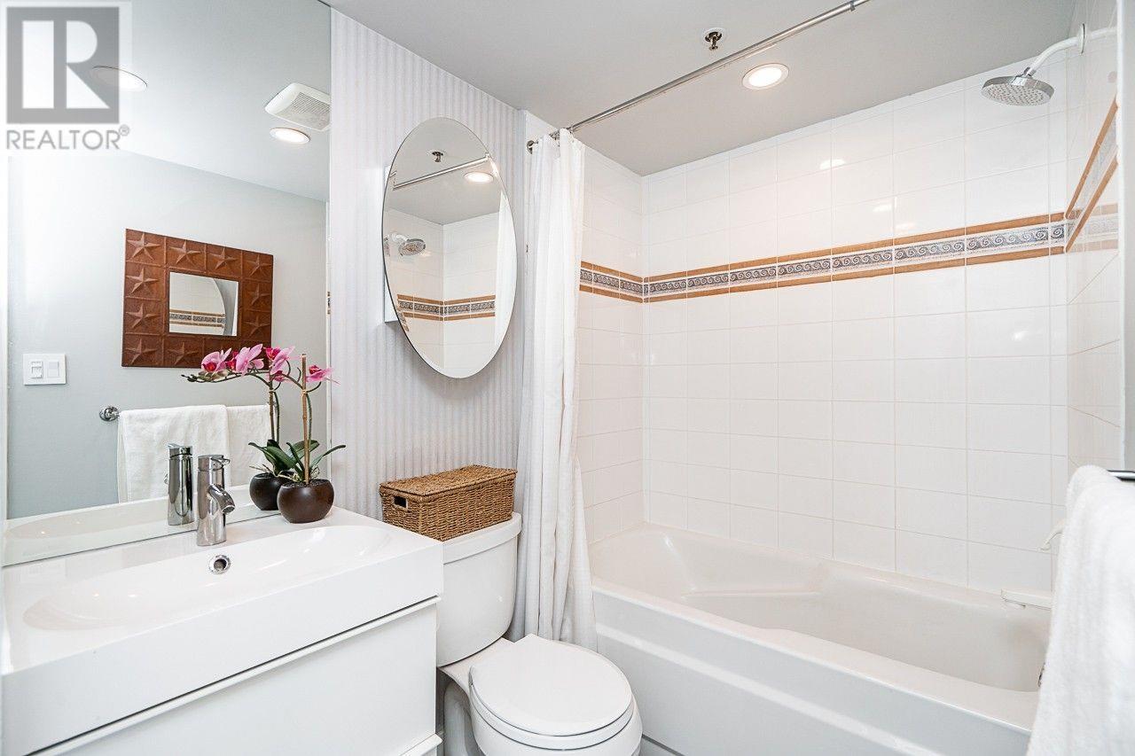 27 Alexander Street, Vancouver, British Columbia  V6A 1B2 - Photo 2 - R3011677