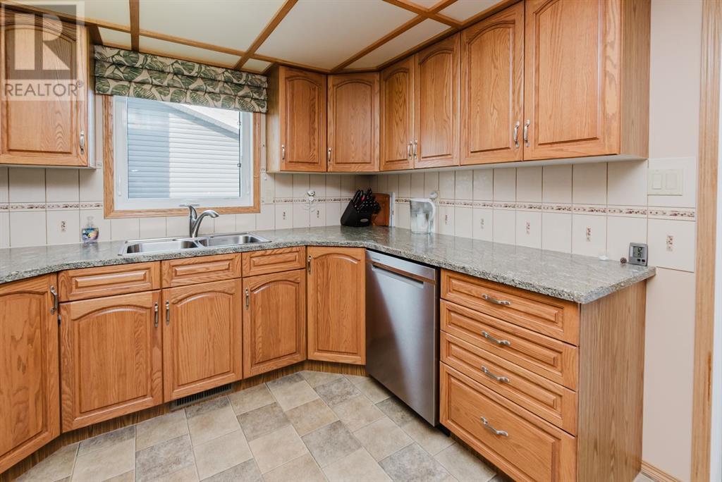 6210 39 Avenue, Stettler, Alberta  T4K 1G1 - Photo 10 - A2212339