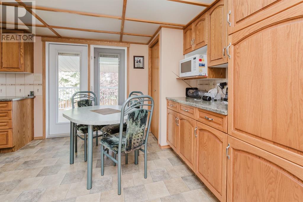 6210 39 Avenue, Stettler, Alberta  T4K 1G1 - Photo 7 - A2212339