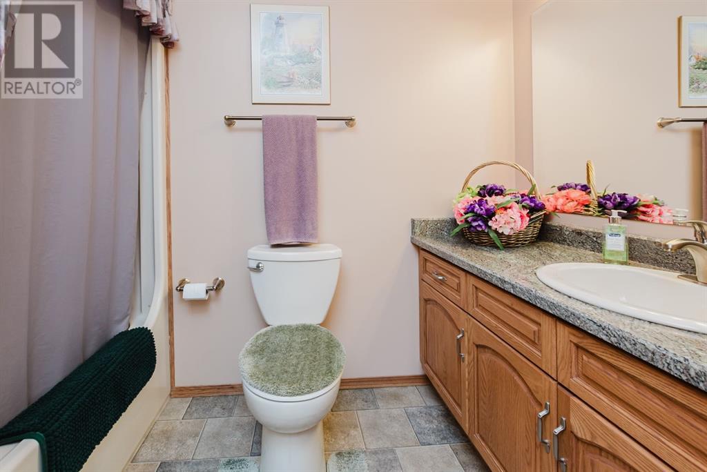 6210 39 Avenue, Stettler, Alberta  T4K 1G1 - Photo 12 - A2212339