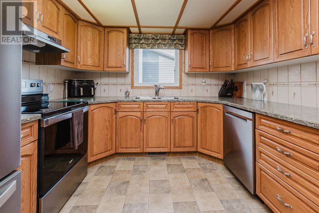 6210 39 Avenue, Stettler, Alberta  T4K 1G1 - Photo 8 - A2212339