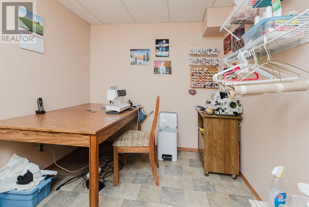 6210 39 Avenue, Stettler, Alberta  T4K 1G1 - Photo 24 - A2212339