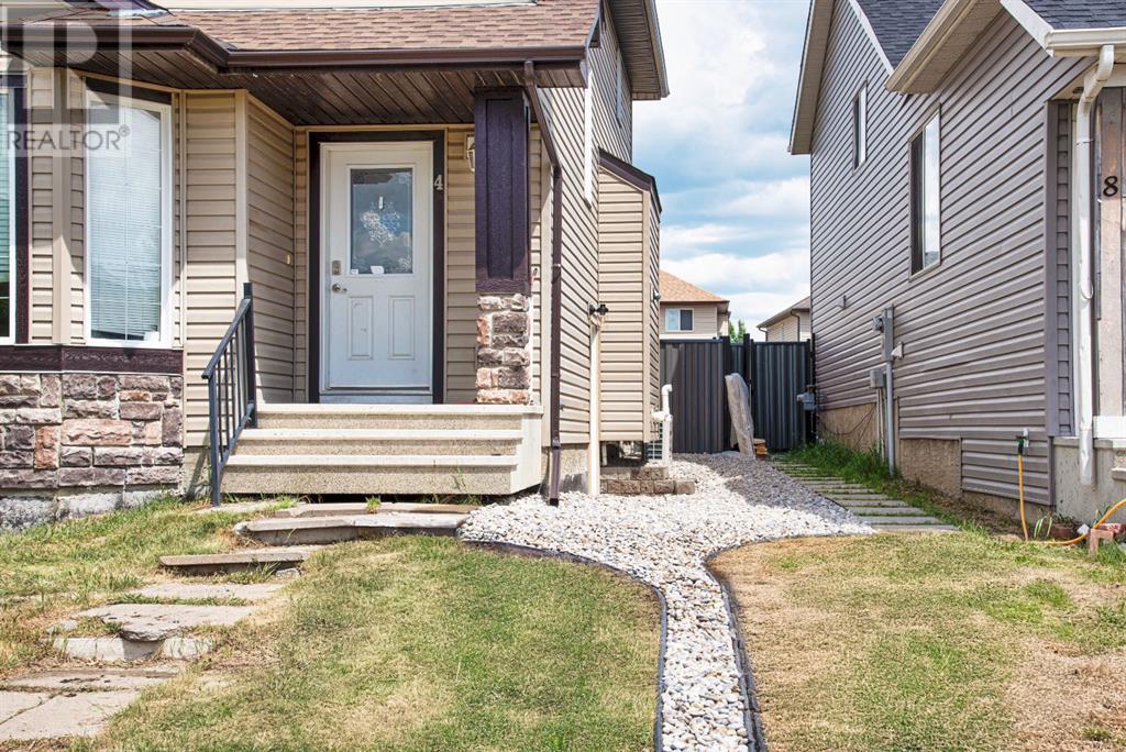 4 Saddlebrook Circle Ne, Calgary, Alberta  T3J 0K1 - Photo 2 - A2211013