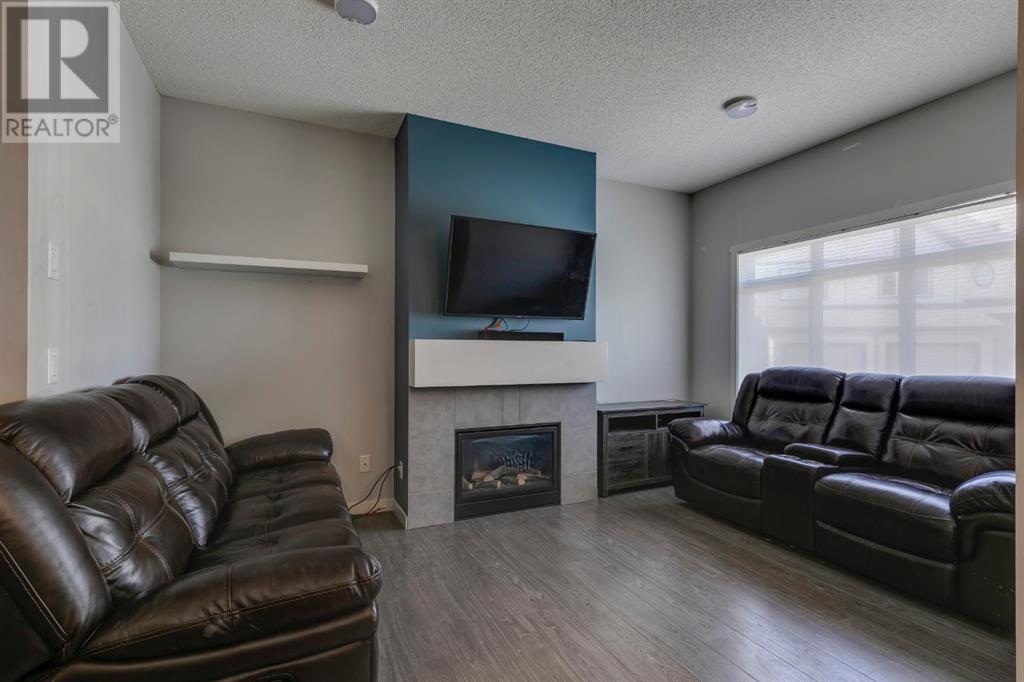105 Copperpond Landing Se, Calgary, Alberta  T2Z 1G6 - Photo 7 - A2224926
