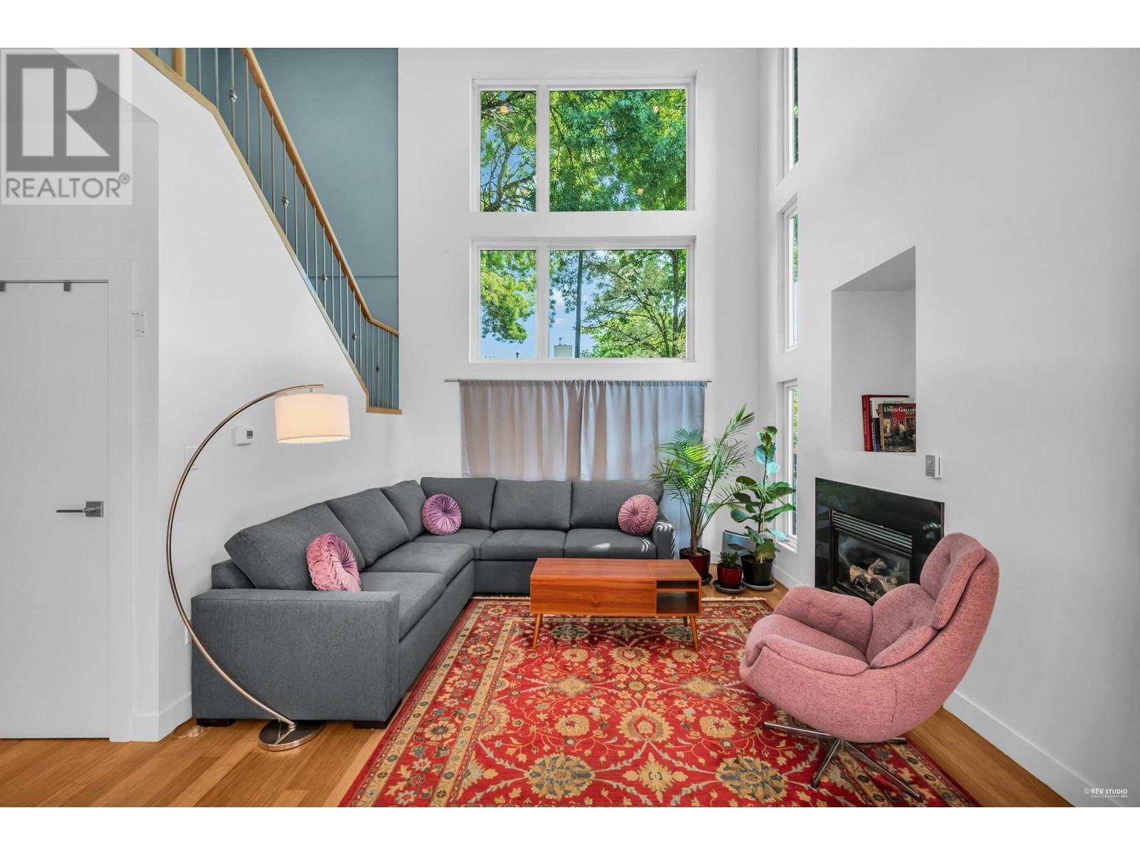 3205 Carolina Street, Vancouver, British Columbia  V5V 4A9 - Photo 2 - R3011501