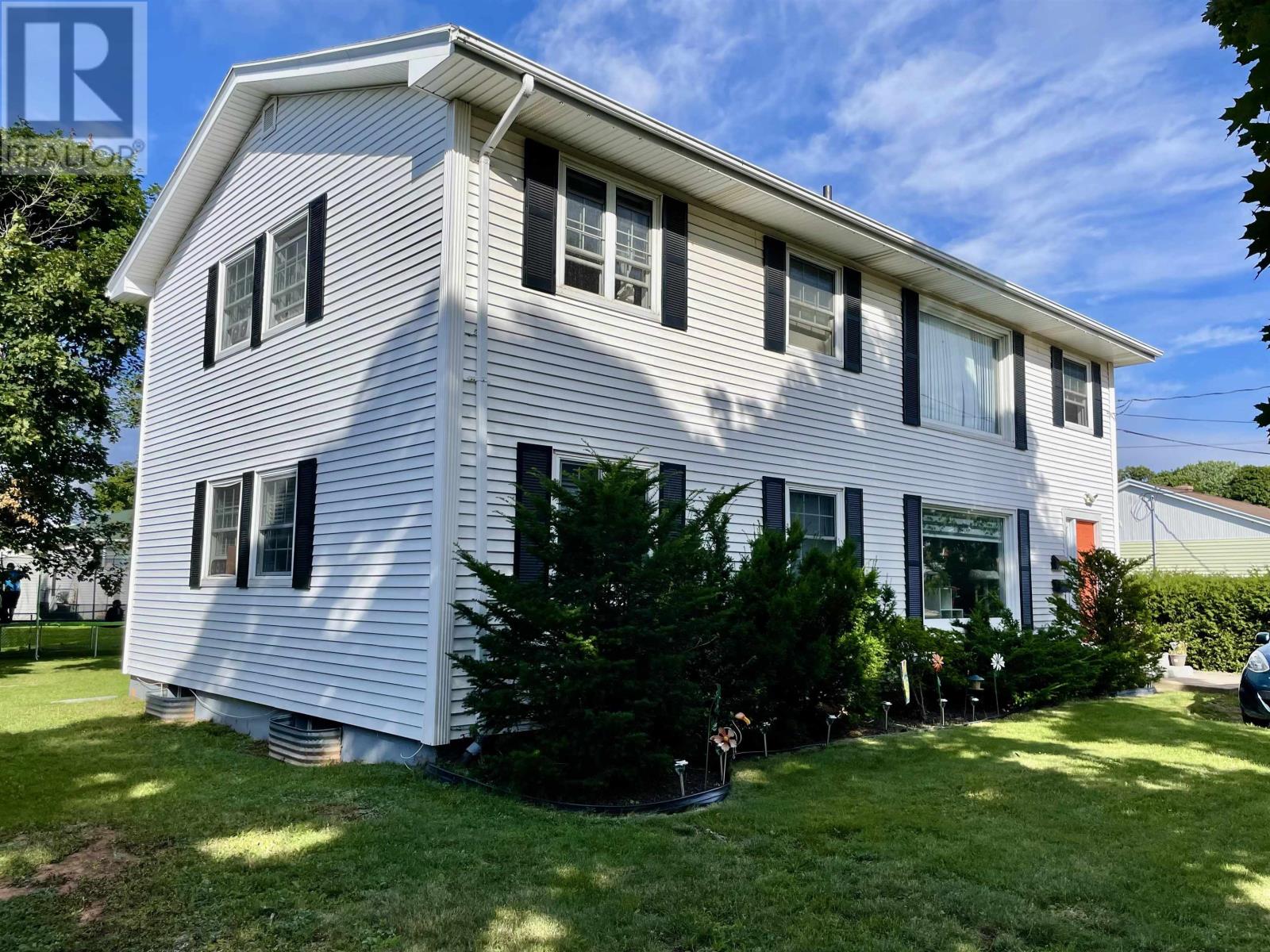 469 Queen Street, Charlottetown, Prince Edward Island  C1A 4G6 - Photo 2 - 202513422