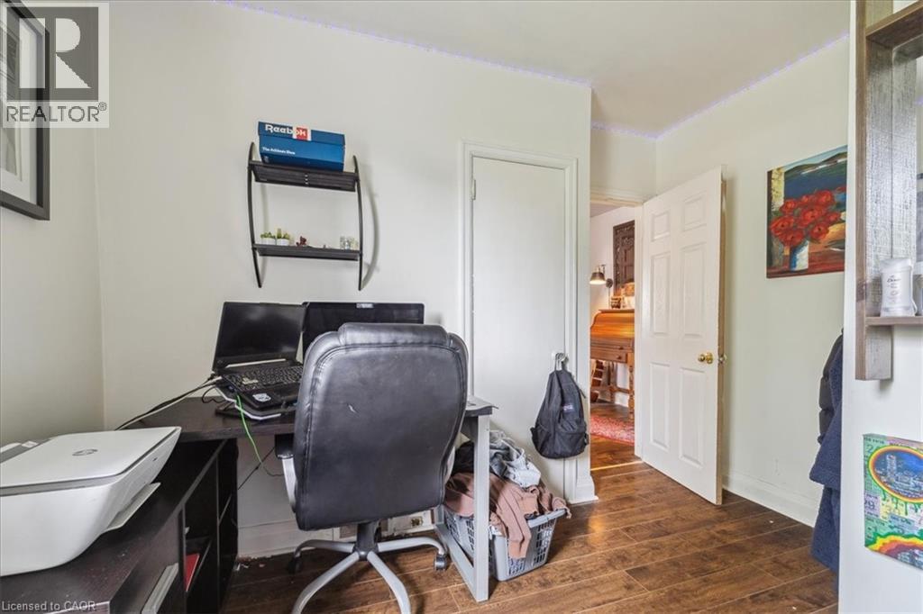 276 East 37th Street, Hamilton, Ontario  L8V 4B3 - Photo 10 - 40737741