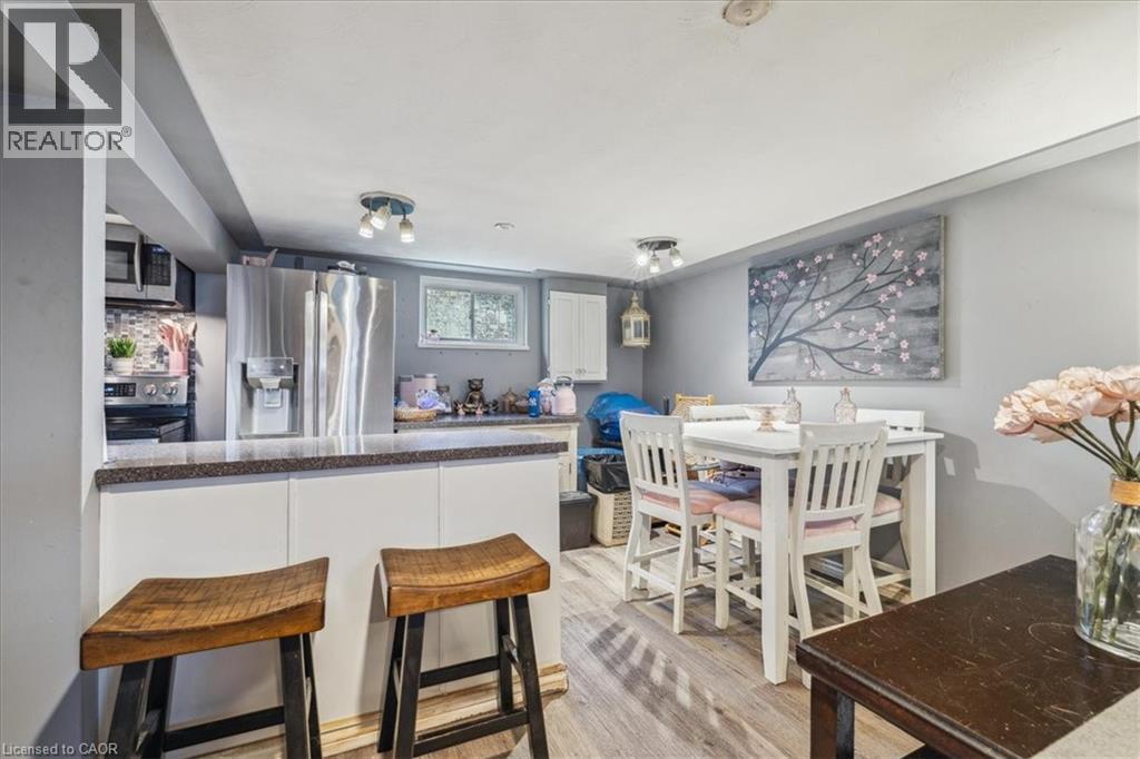 276 East 37th Street, Hamilton, Ontario  L8V 4B3 - Photo 21 - 40737741