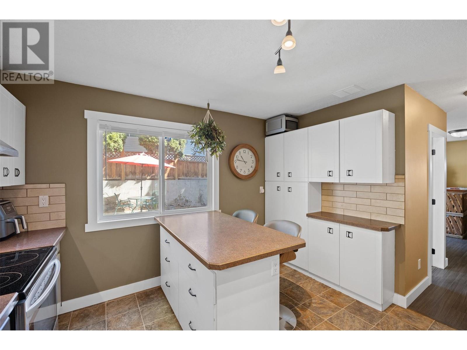 Property at 1172 LINTHORPE Road image 5