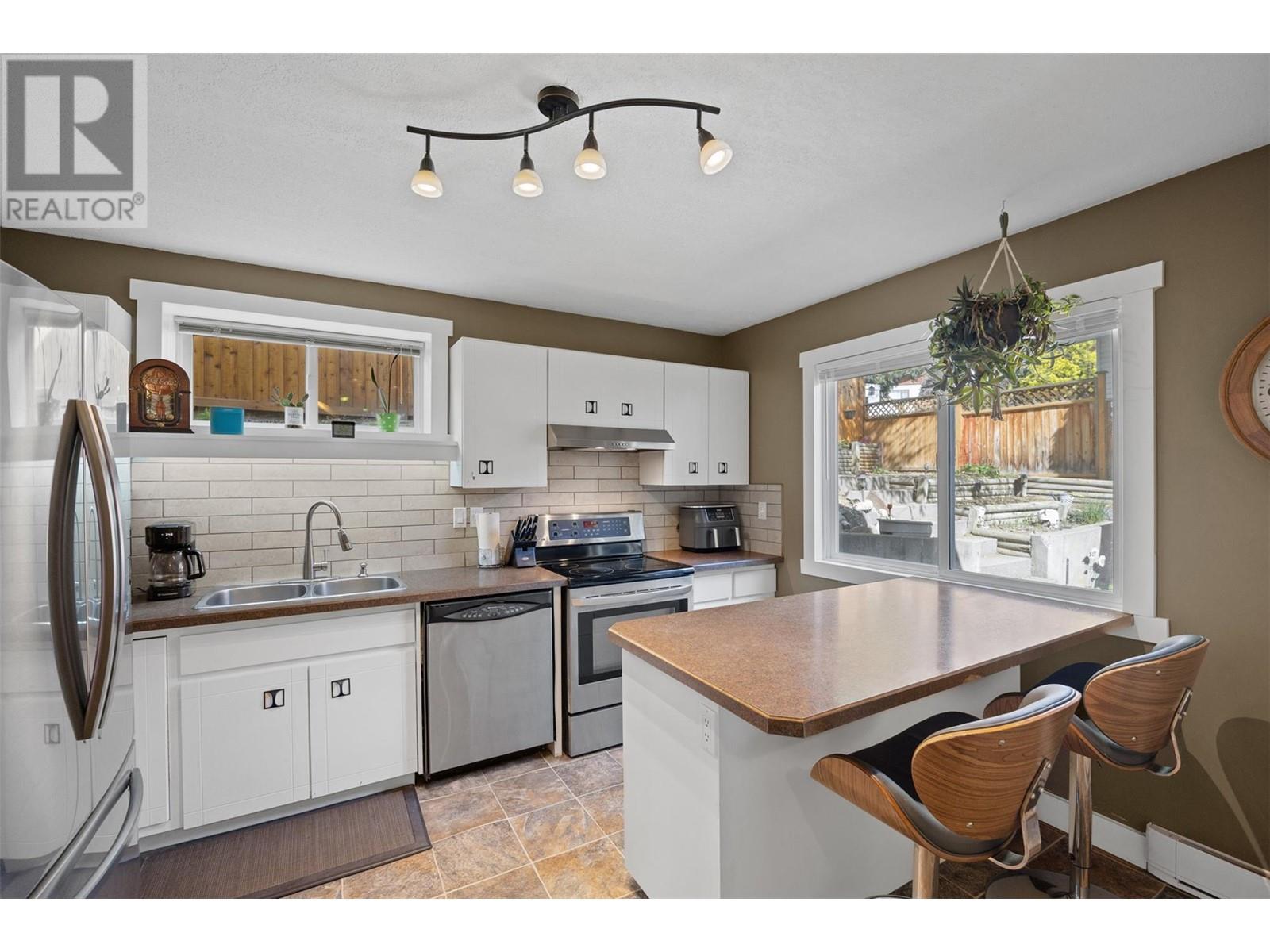Property at 1172 LINTHORPE Road image 4
