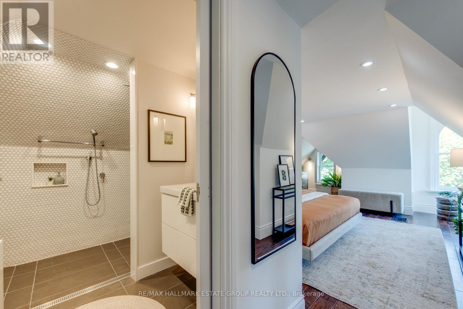 570 Indian Road, Toronto, Ontario  M6P 2C2 - Photo 30 - W12194700