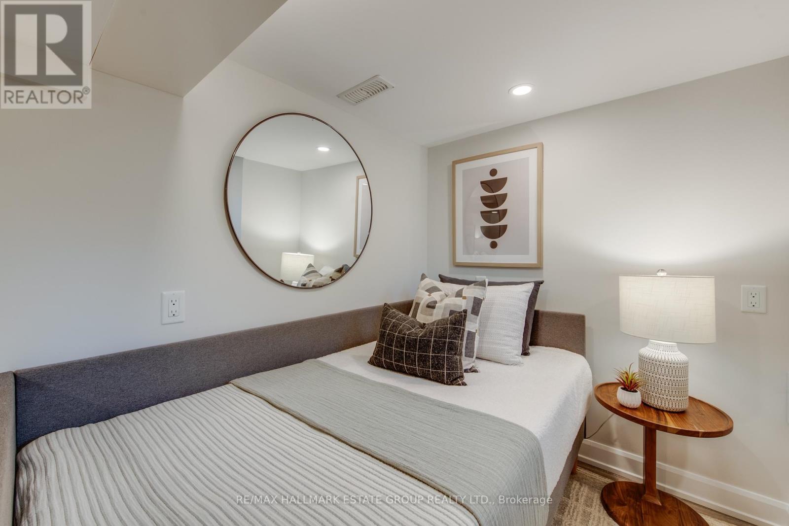 570 Indian Road, Toronto, Ontario  M6P 2C2 - Photo 40 - W12194700