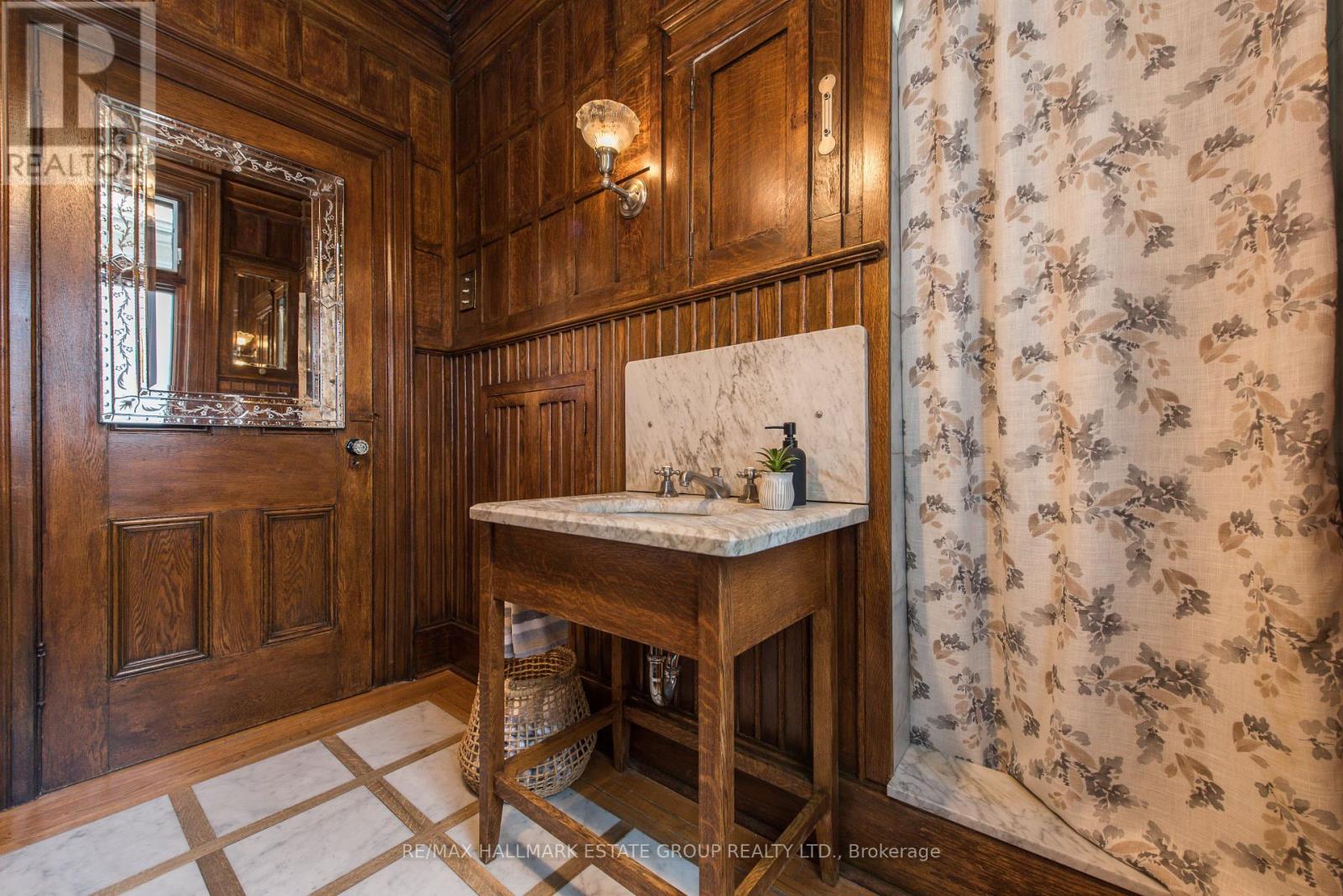 570 Indian Road, Toronto, Ontario  M6P 2C2 - Photo 25 - W12194700