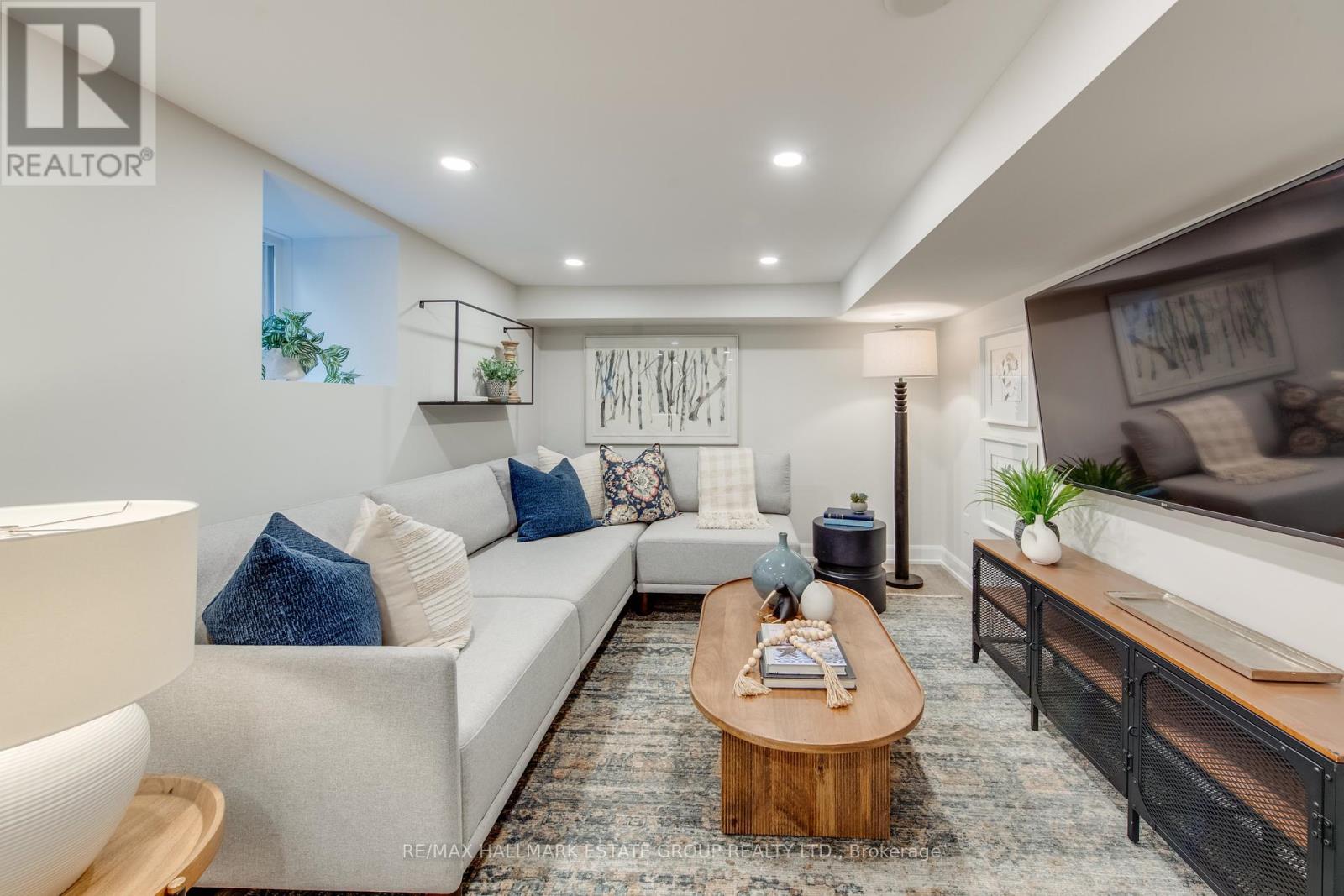 570 Indian Road, Toronto, Ontario  M6P 2C2 - Photo 42 - W12194700