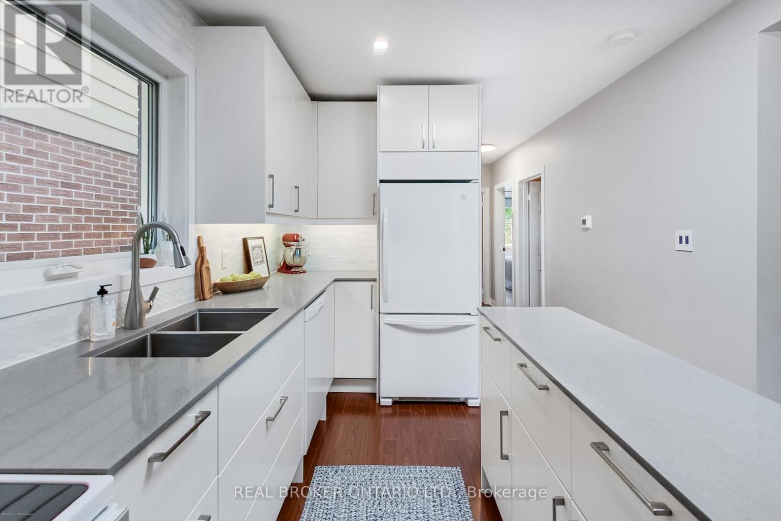 9 Craiglee Drive, Toronto (Birchcliffe-Cliffside), Ontario  M1N 2L7 - Photo 11 - E12197104