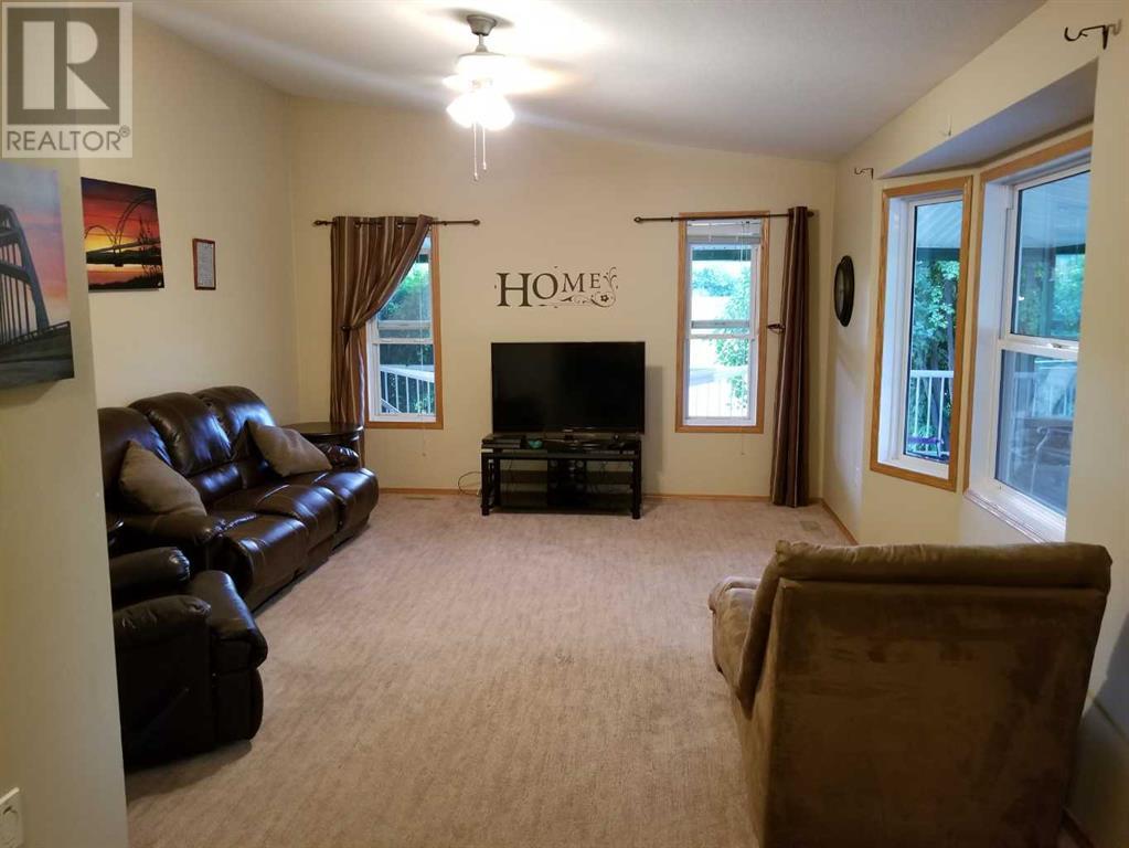 Property at 8401 94 Street image 4