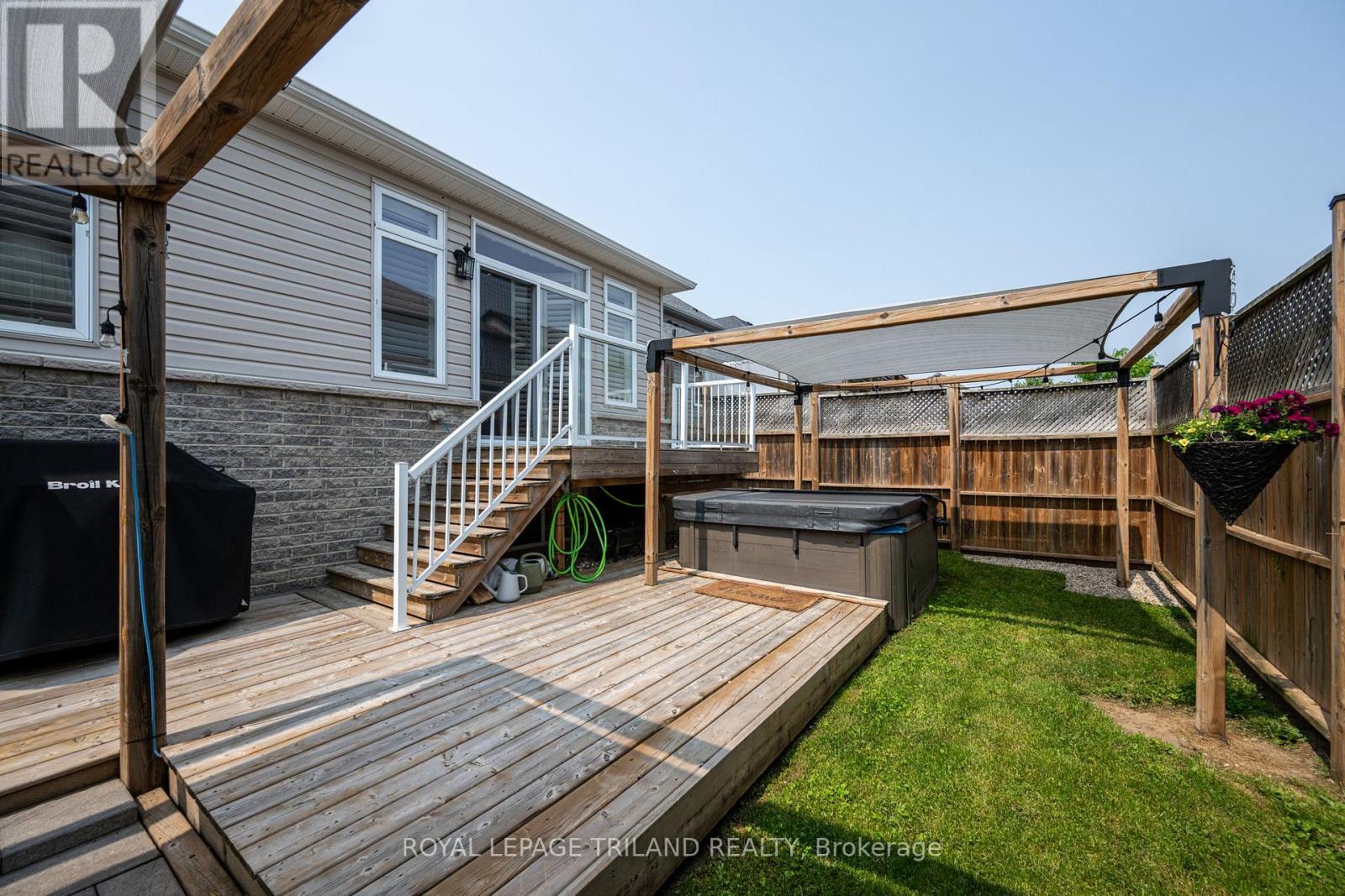 32 Willis Avenue, Strathroy Caradoc (Se), Ontario  N7G 0B7 - Photo 27 - X12197159
