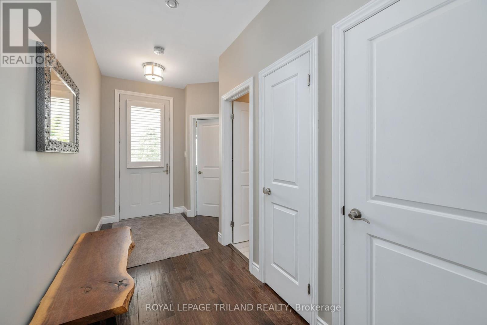 32 Willis Avenue, Strathroy Caradoc (Se), Ontario  N7G 0B7 - Photo 3 - X12197159