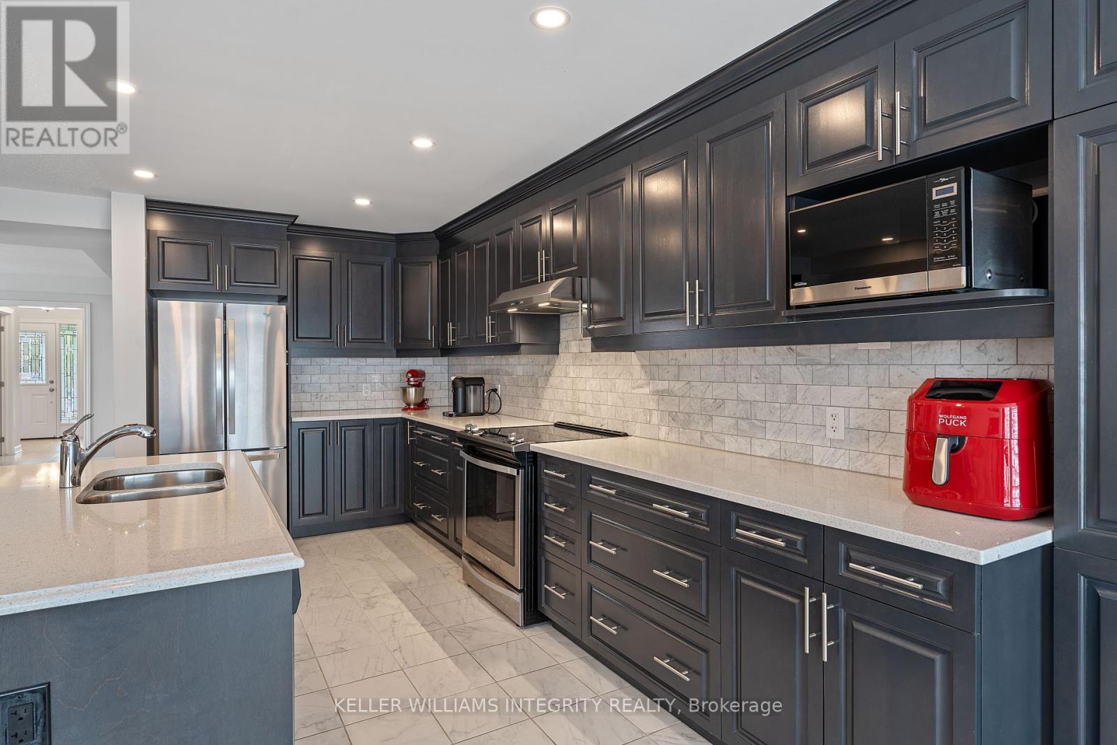 322 Lipizzaner Street, Ottawa, Ontario  K2S 0X9 - Photo 3 - X12197123