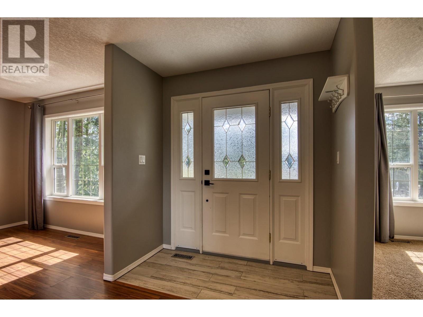 9532 Houghton Road, Vernon, British Columbia  V1T 2C9 - Photo 8 - 10350803