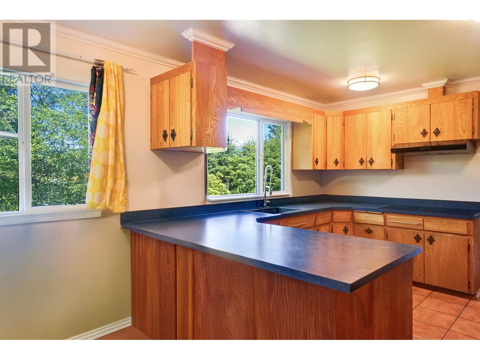 11 Amos Street, Kitimat, British Columbia  V8C 1A5 - Photo 9 - R3009410
