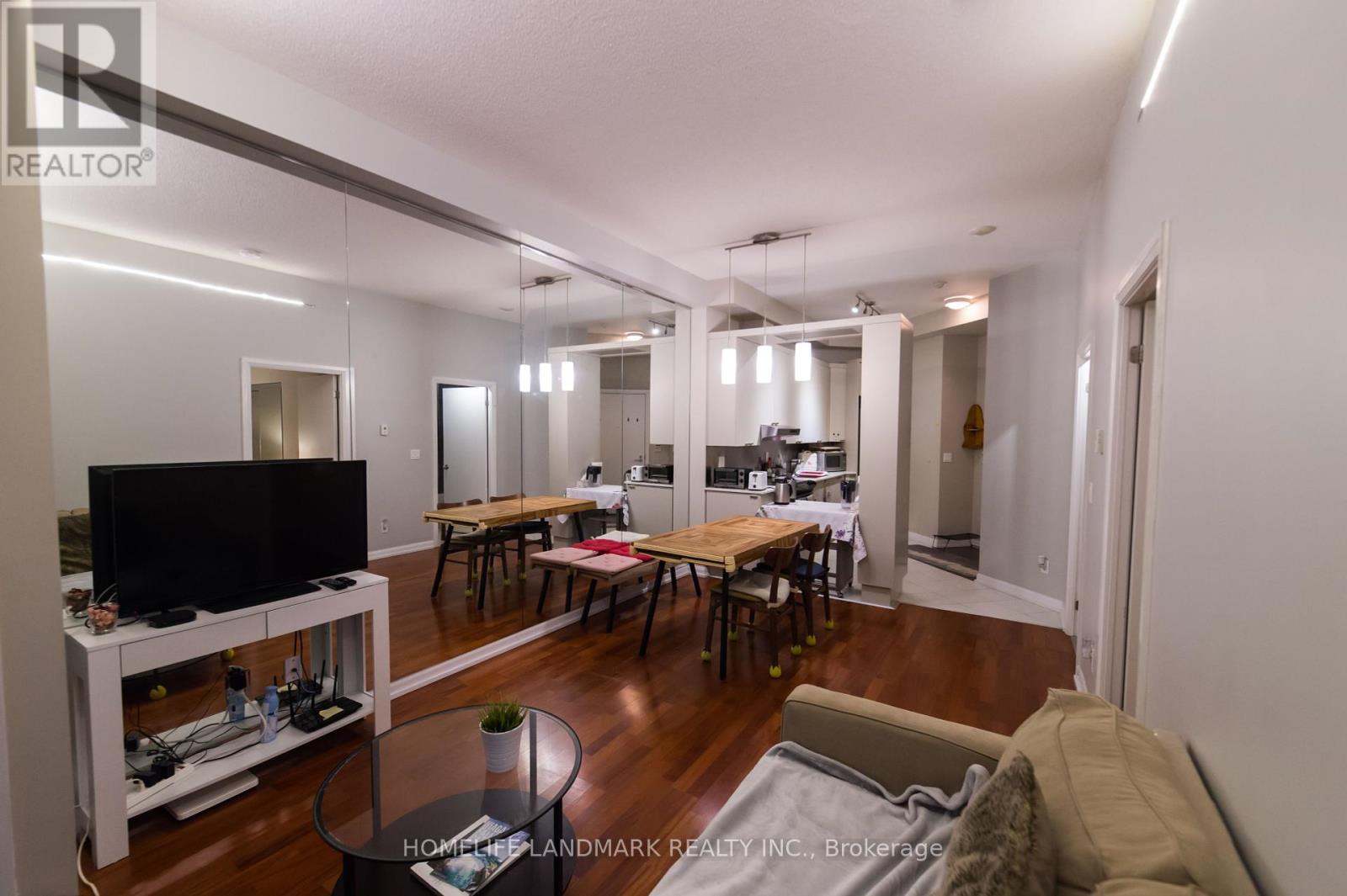 106 - 111 Elizabeth Street, Toronto, Ontario  M5G 1P7 - Photo 3 - C12197163