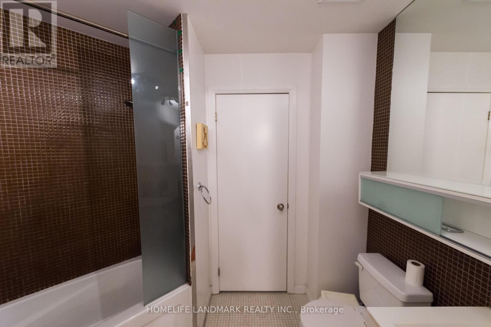106 - 111 Elizabeth Street, Toronto (Bay Street Corridor), Ontario  M5G 1P7 - Photo 6 - C12197163
