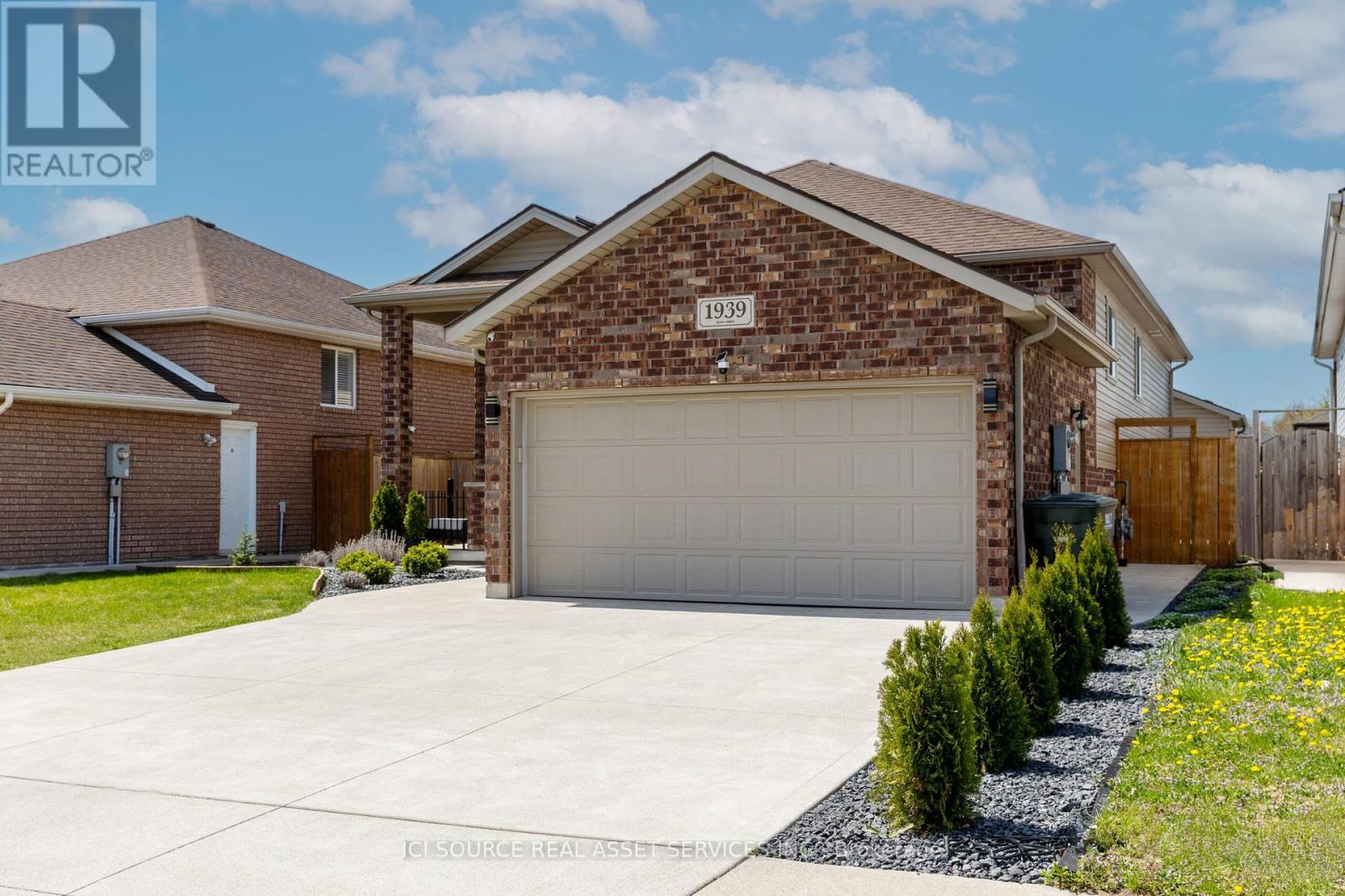 1939 Everts Avenue, Windsor, Ontario  N9B 0B6 - Photo 2 - X12118786