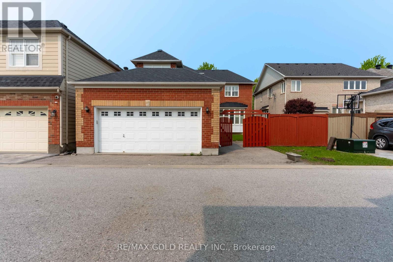 15 Bittersweet Street, Markham, Ontario  L6B 1L6 - Photo 6 - N12197136