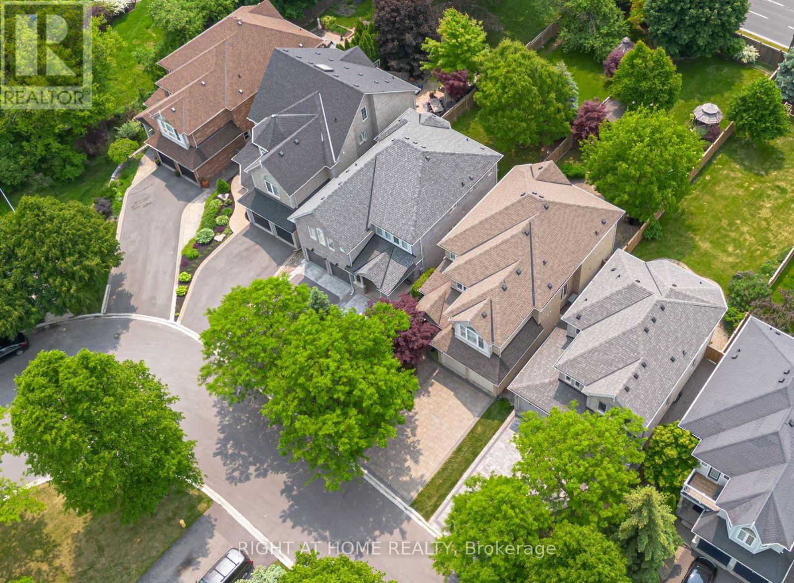 26 Greencroft Crescent, Markham (Unionville), Ontario  L3R 3Y5 - Photo 3 - N12197148