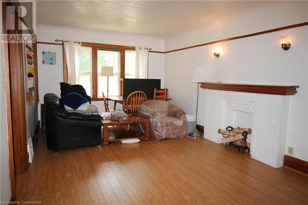 Property at 29 DROMORE Crescent image 4