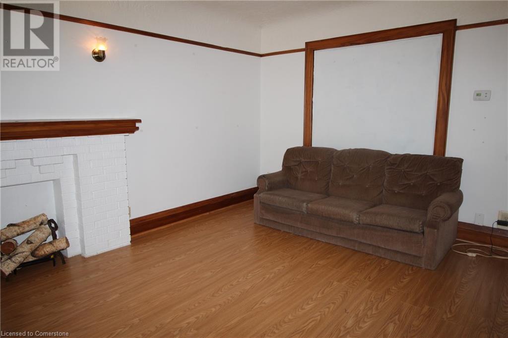 Property at 29 DROMORE Crescent image 5