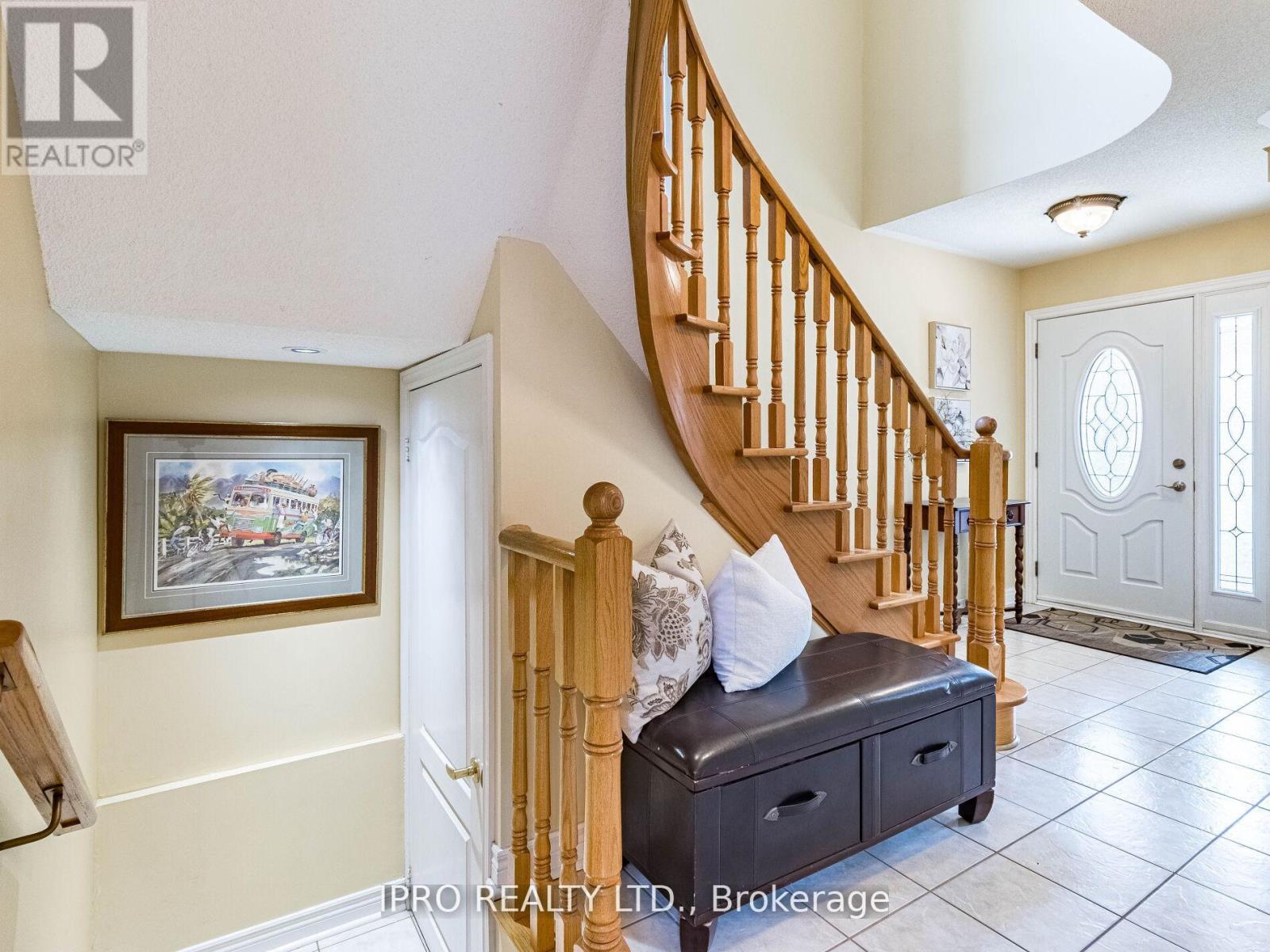 329 Ellwood Drive W, Caledon, Ontario  L7E 2G9 - Photo 4 - W12197132