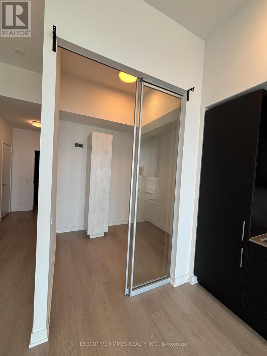 5904 - 3883 Quartz Road, Mississauga, Ontario  L5B 0M4 - Photo 3 - W12197141