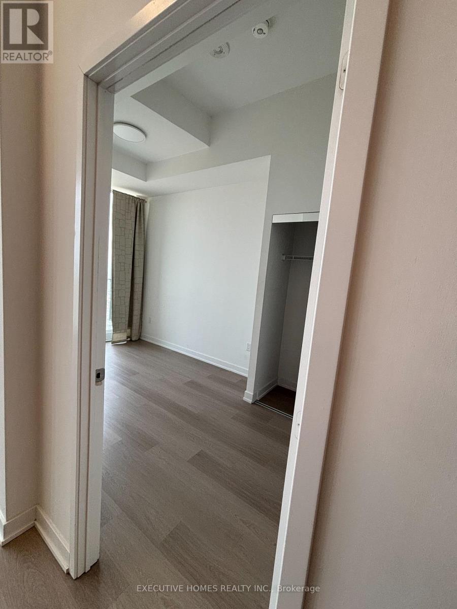 5904 - 3883 Quartz Road, Mississauga (City Centre), Ontario  L5B 0M4 - Photo 4 - W12197141