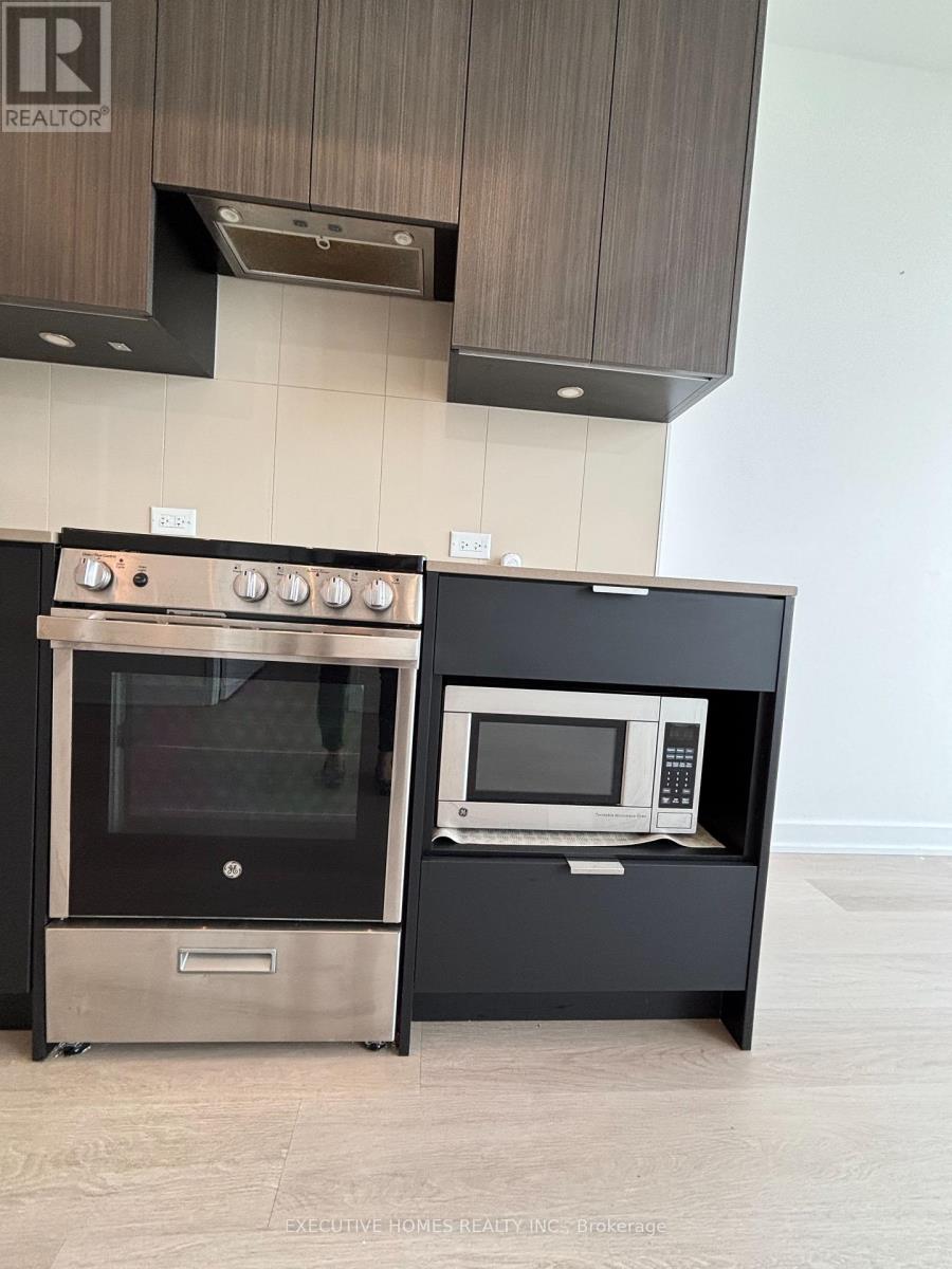 5904 - 3883 Quartz Road, Mississauga (City Centre), Ontario  L5B 0M4 - Photo 8 - W12197141