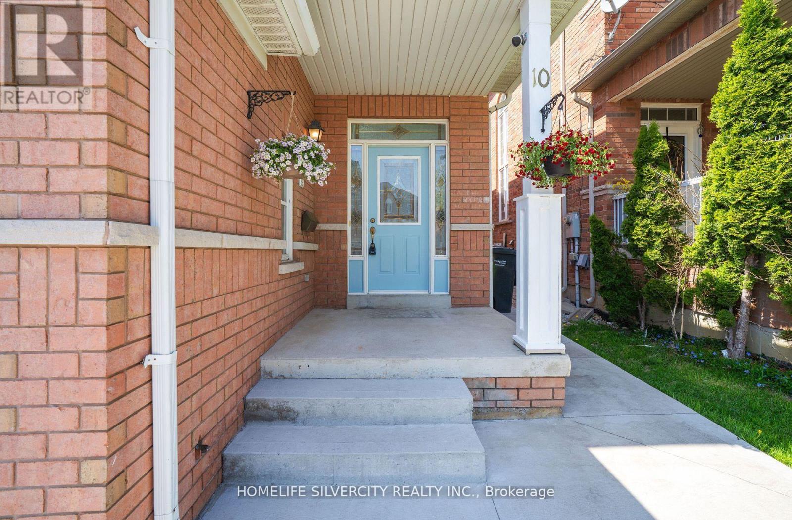 10 Rainy Dale Road, Brampton, Ontario  L6V 4S7 - Photo 2 - W12197143