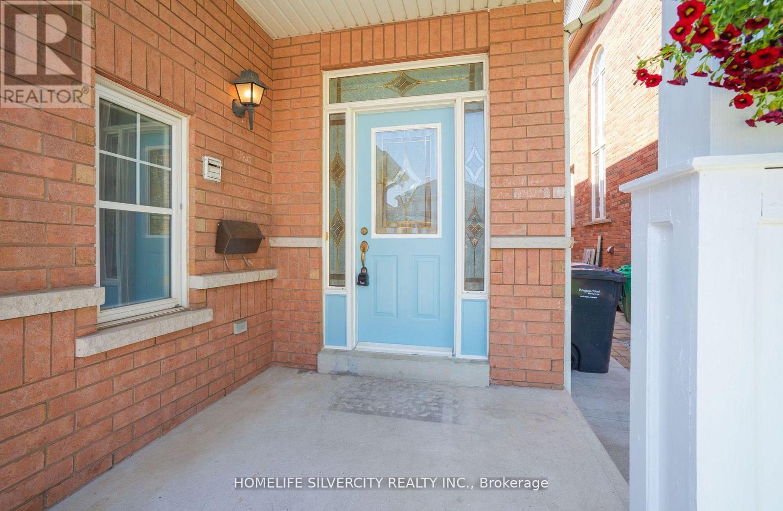 10 Rainy Dale Road, Brampton, Ontario  L6V 4S7 - Photo 3 - W12197143