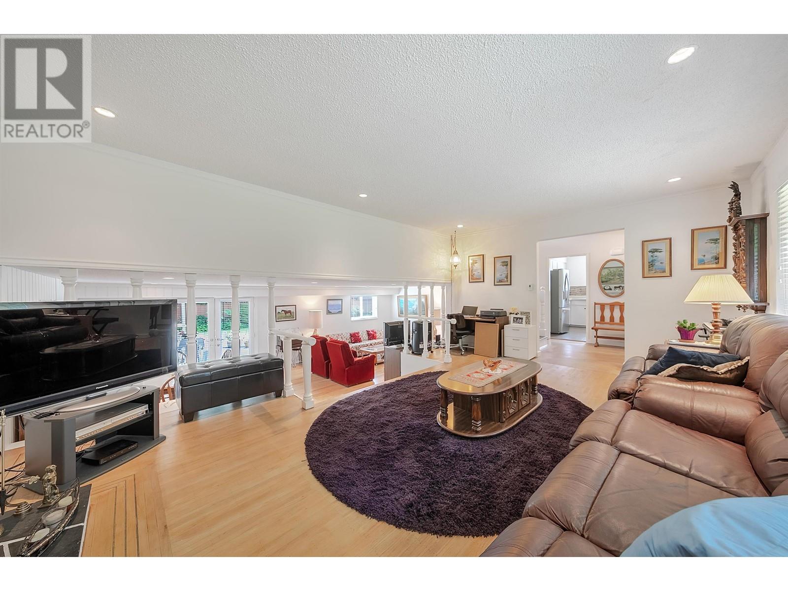 Property at 5274 12 AVENUE image 5