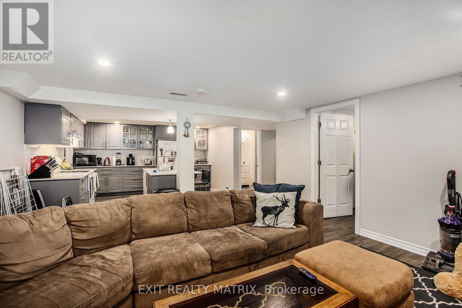 1303 Vancouver Avenue, Ottawa, Ontario  K1V 6T8 - Photo 15 - X12197180