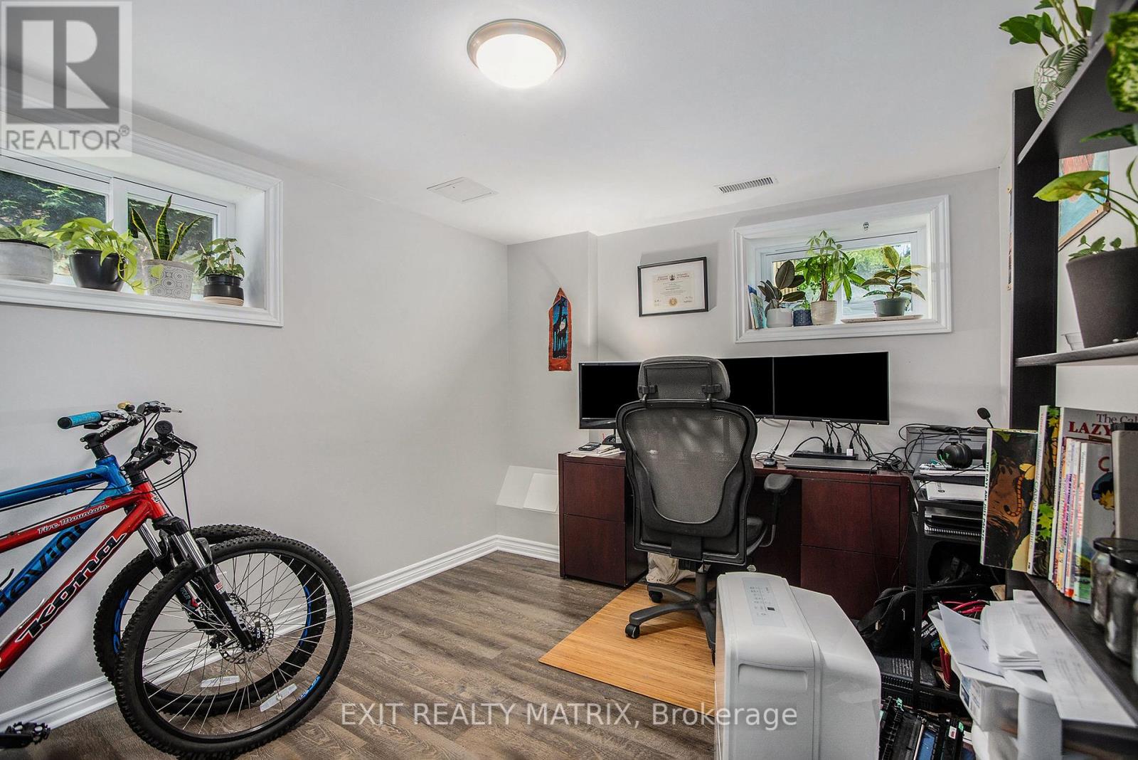 1303 Vancouver Avenue, Ottawa, Ontario  K1V 6T8 - Photo 21 - X12197180