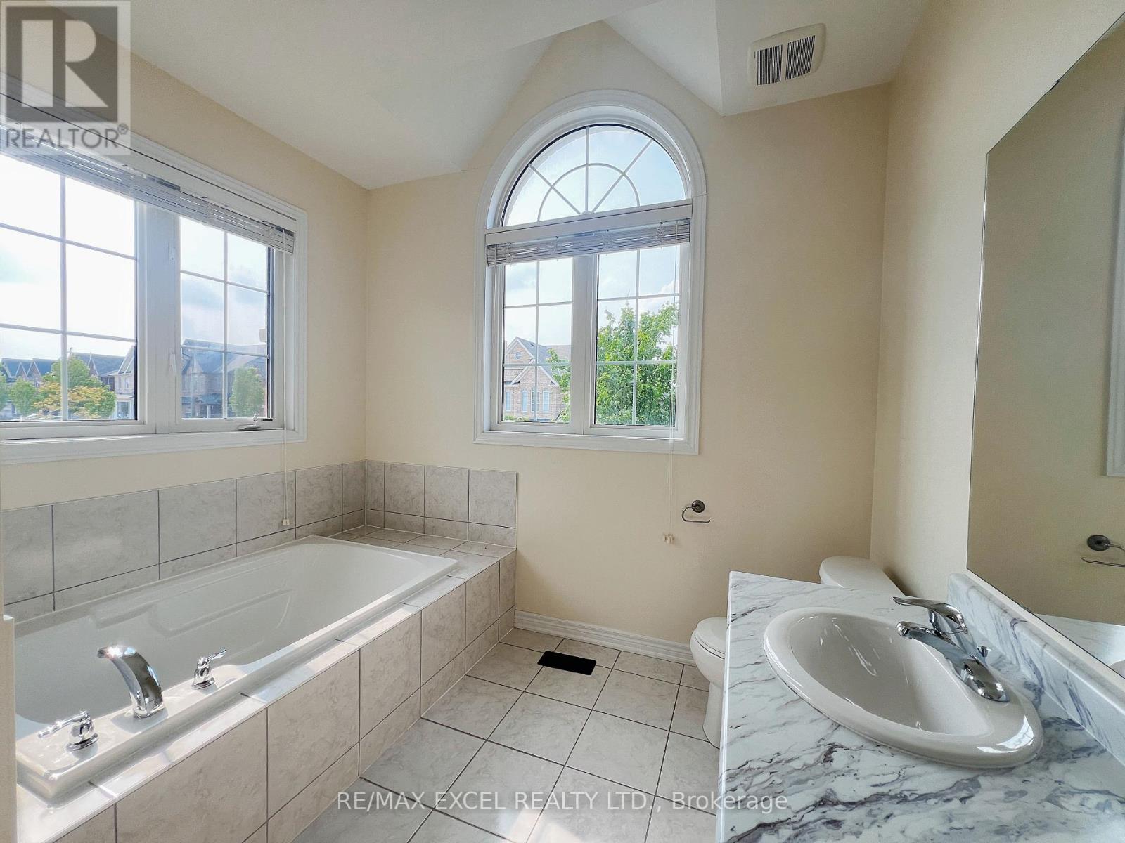76 Brock Avenue, Markham, Ontario  L6C 0S9 - Photo 12 - N12171864