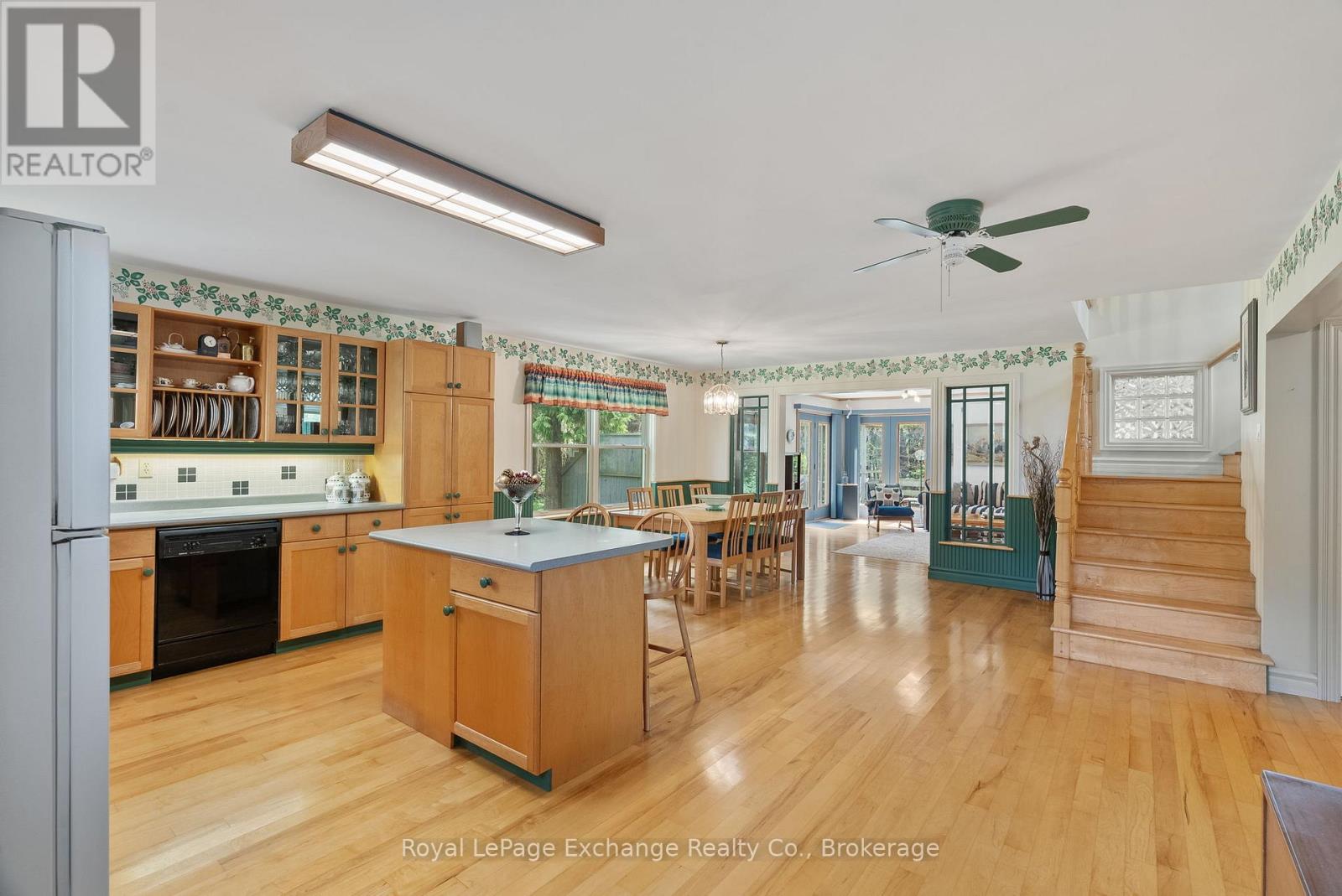 19 Kuehner Street, Kincardine, Ontario  N0G 2T0 - Photo 8 - X12197167