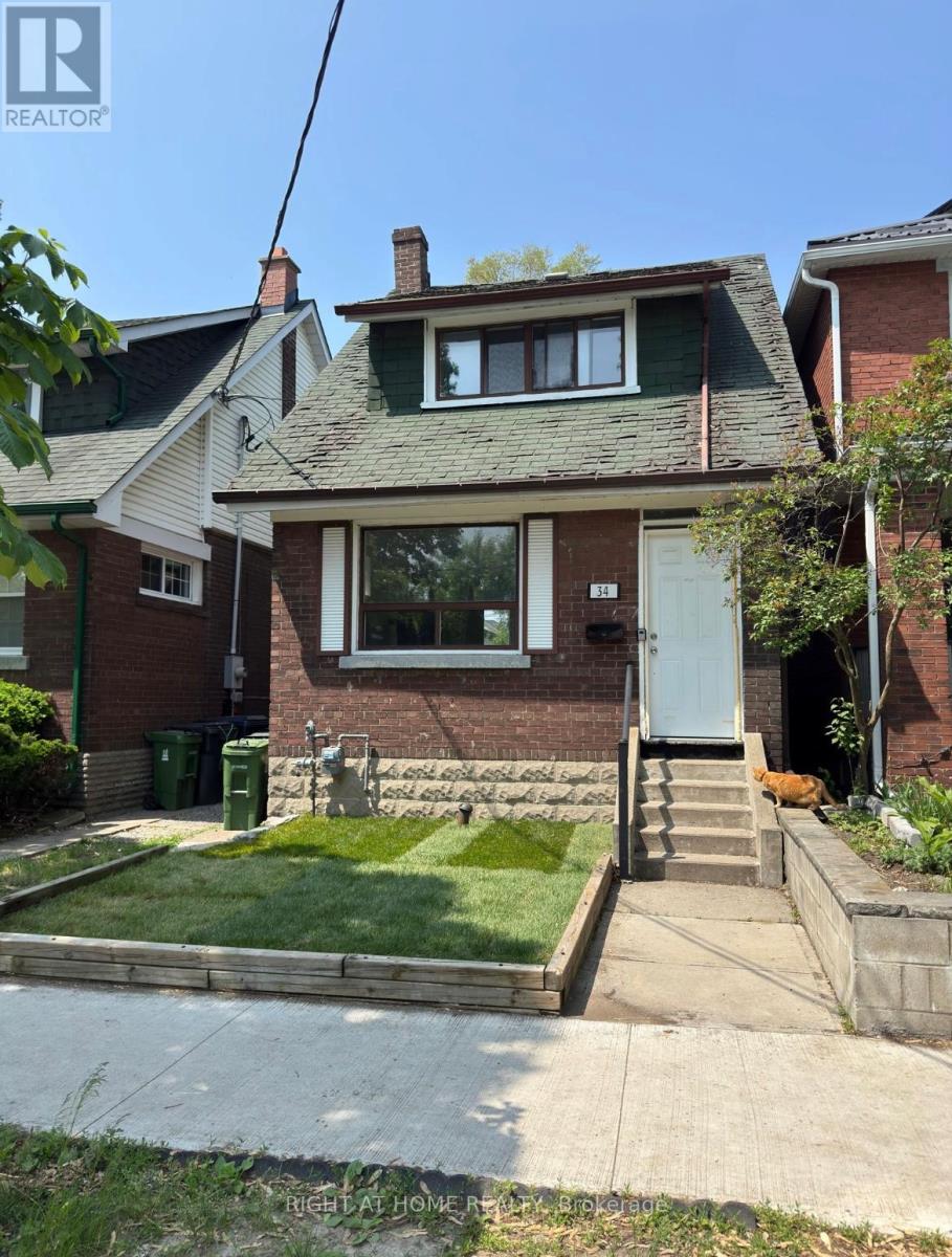 34 Woodington Avenue, Toronto, Ontario  M4C 3J3 - Photo 7 - E12188097