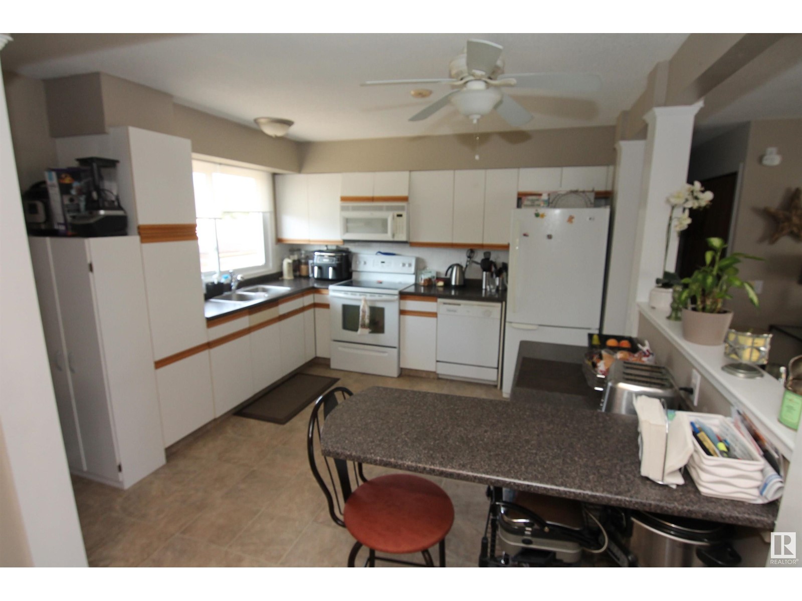 Property at 8 MEADOWBROOK RD image 5