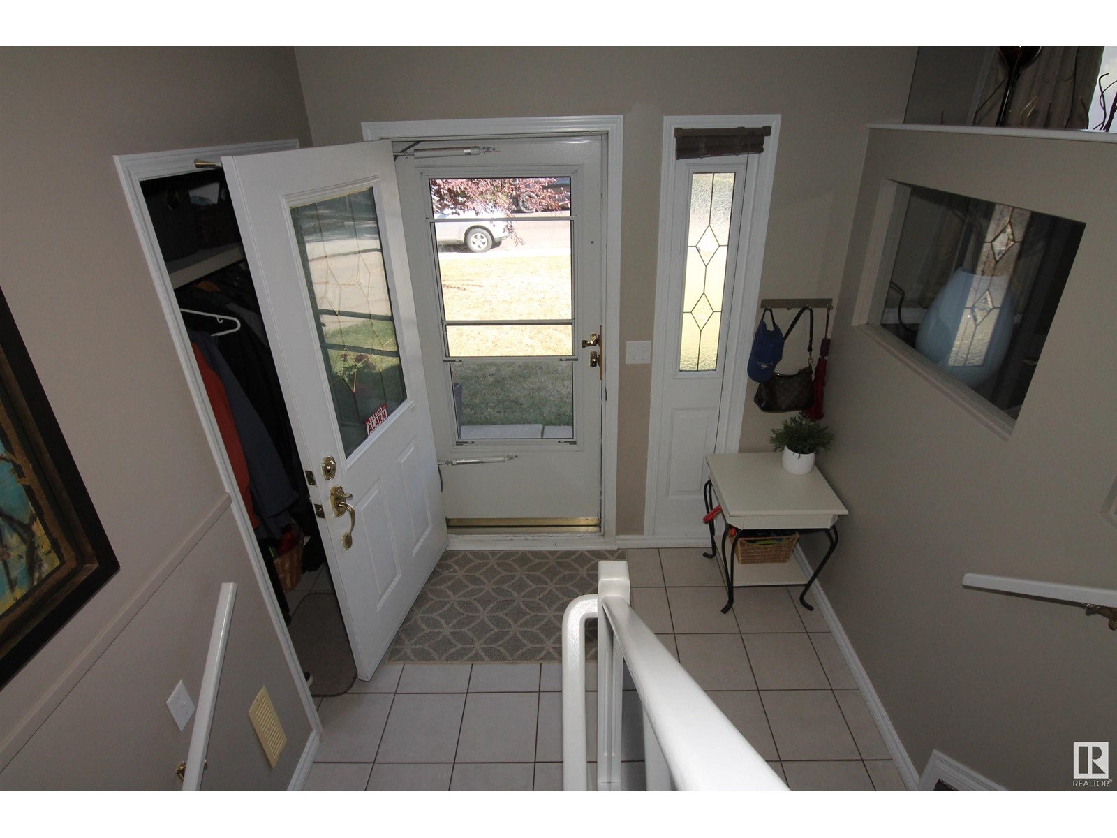 Property at 8 MEADOWBROOK RD image 4