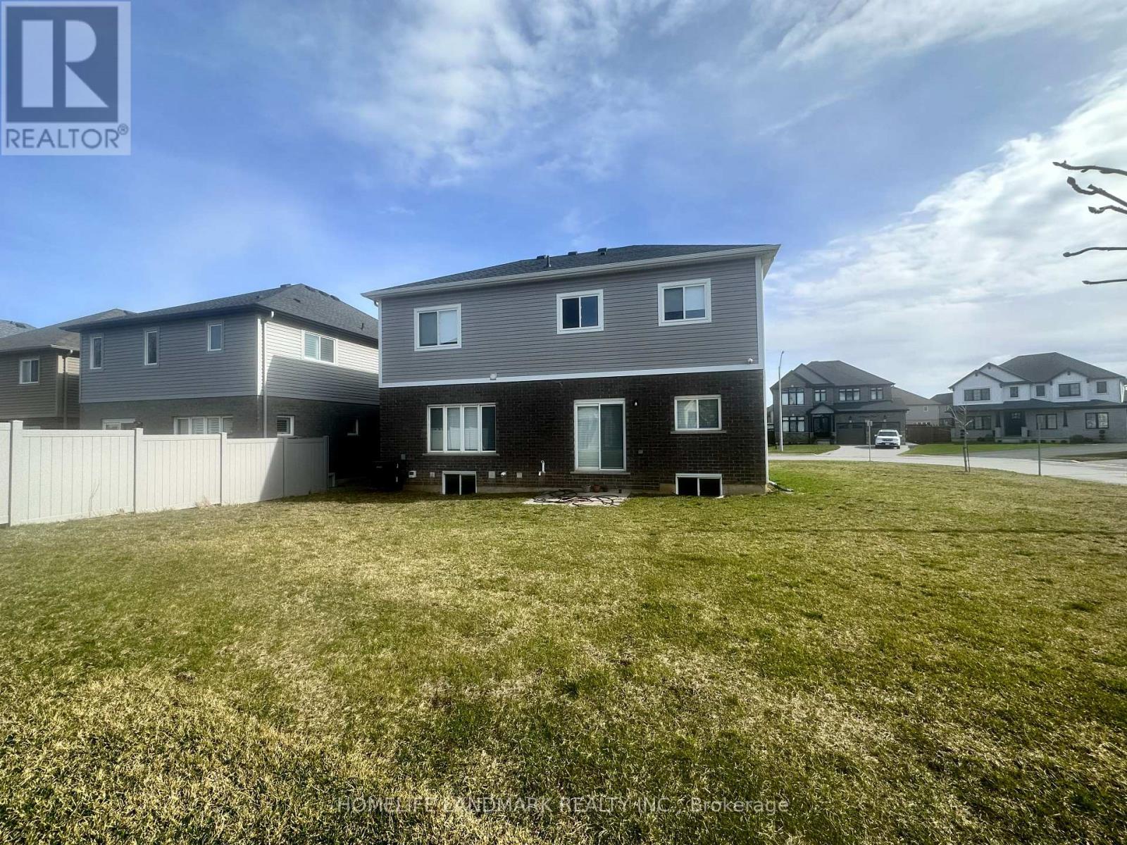 15 Ironwood Court, Thorold (Confederation Heights), Ontario  L2V 0J1 - Photo 42 - X12082630