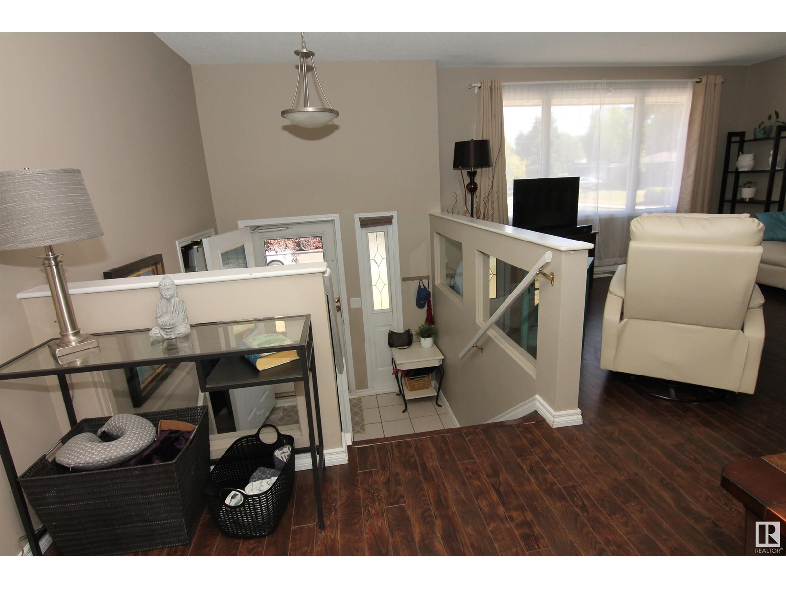 Property at 8 MEADOWBROOK RD image 3