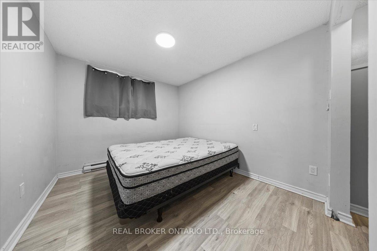 161 Guigues Avenue, Ottawa, Ontario  K1N 5J1 - Photo 6 - X12197229